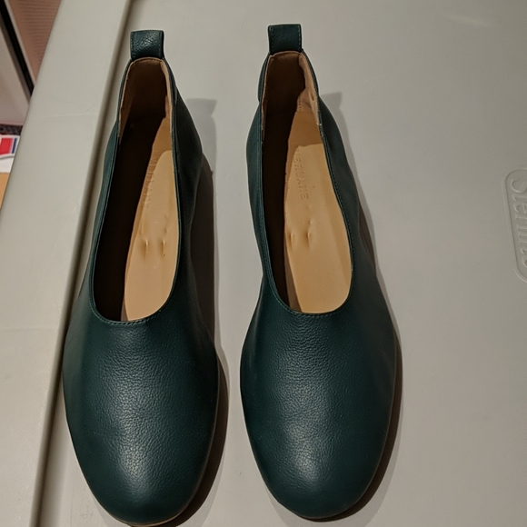 Everlane Shoes - Everlane size 11 green flat